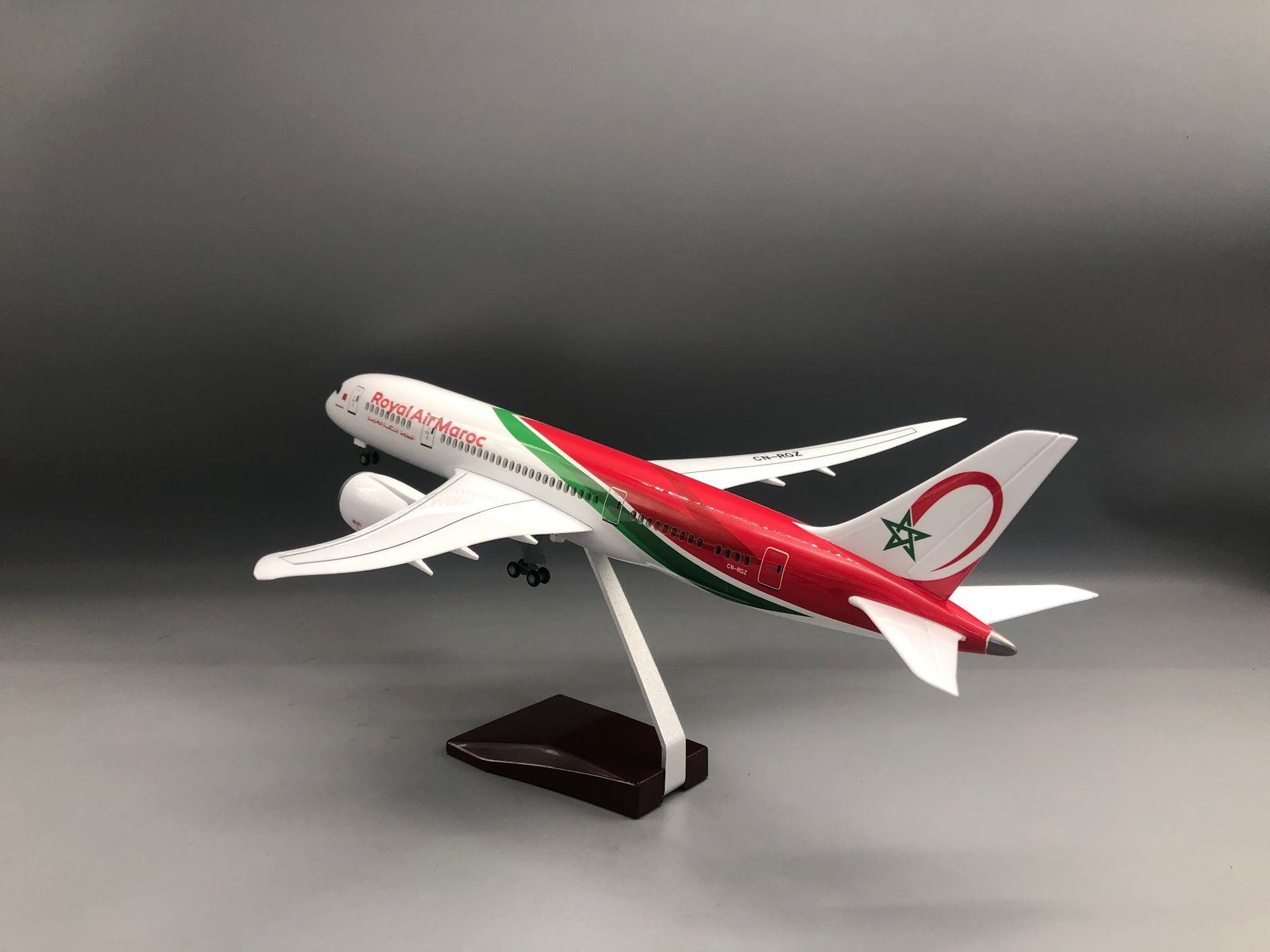 Model Pesawat Royal Air Maroc  - Home Office Architecture ulasan dan harga